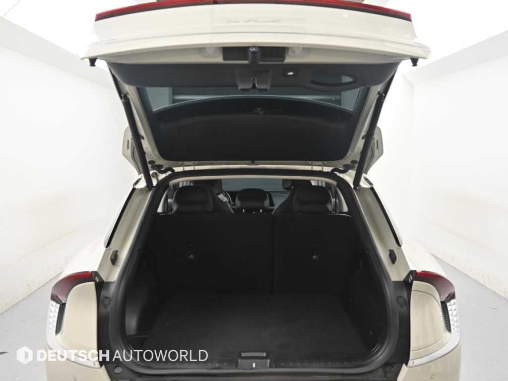 Kia EV6 — photo 19