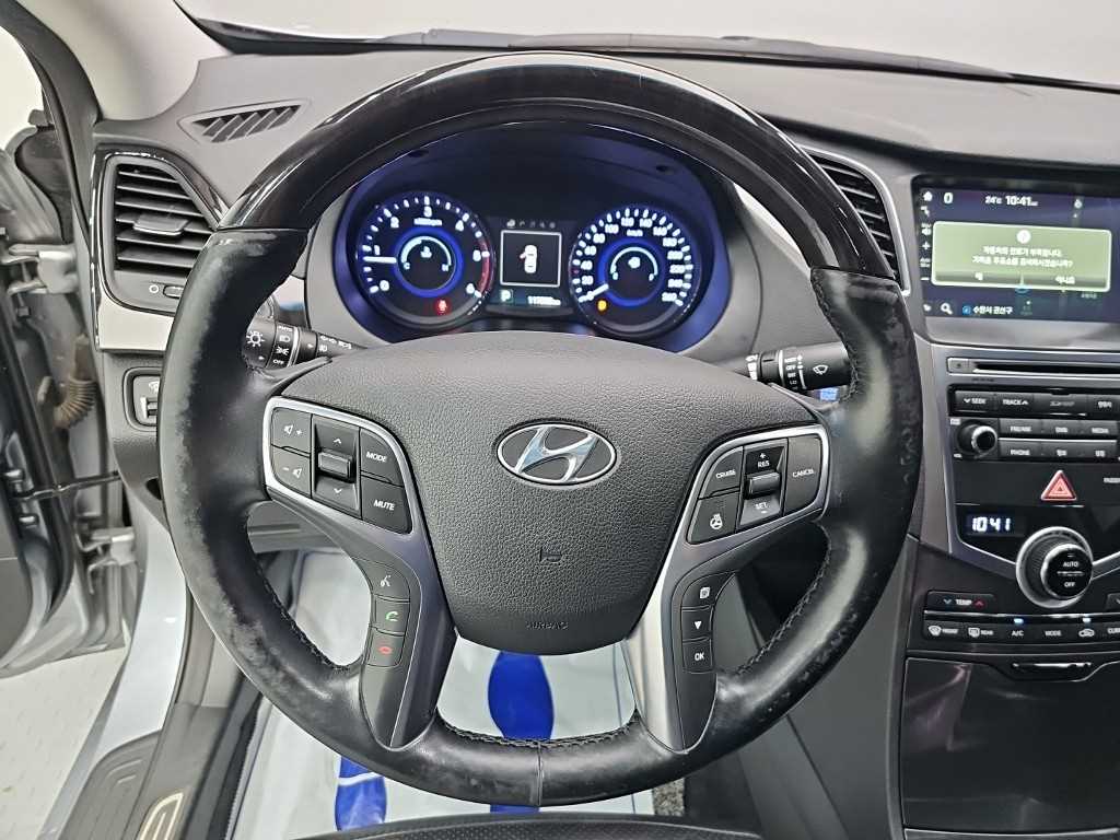 Hyundai Grandeur — photo 09