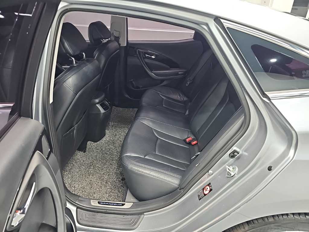 Hyundai Grandeur — photo 12