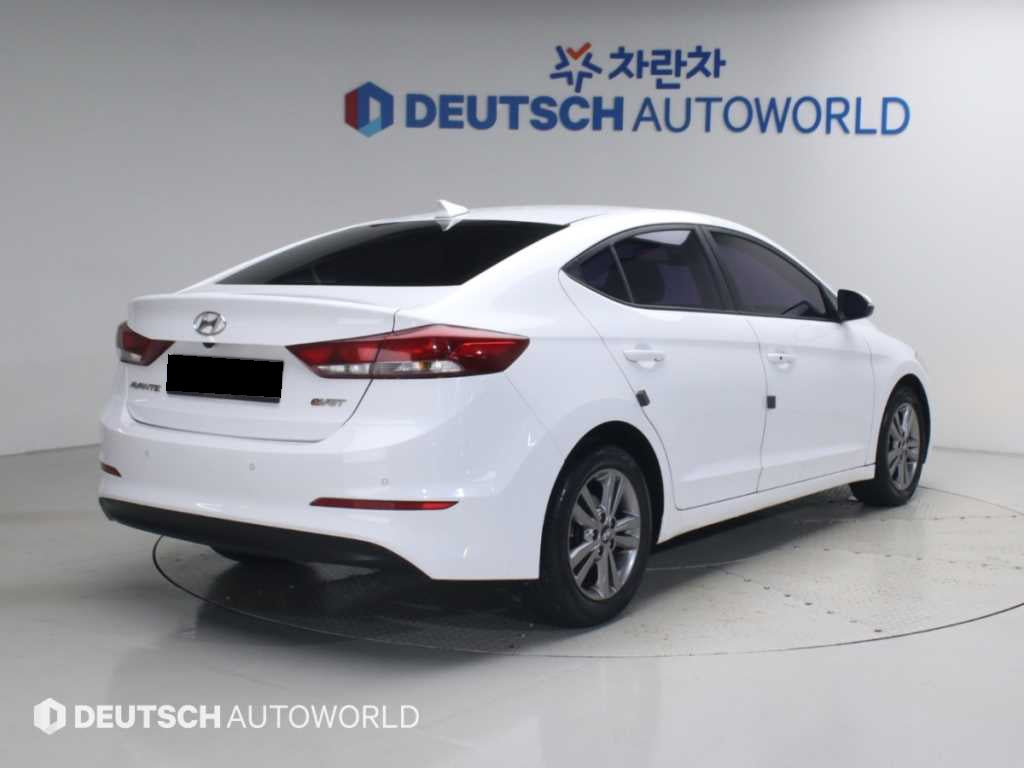 Hyundai Avante — photo 02