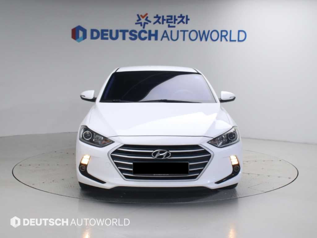 Hyundai Avante — photo 03