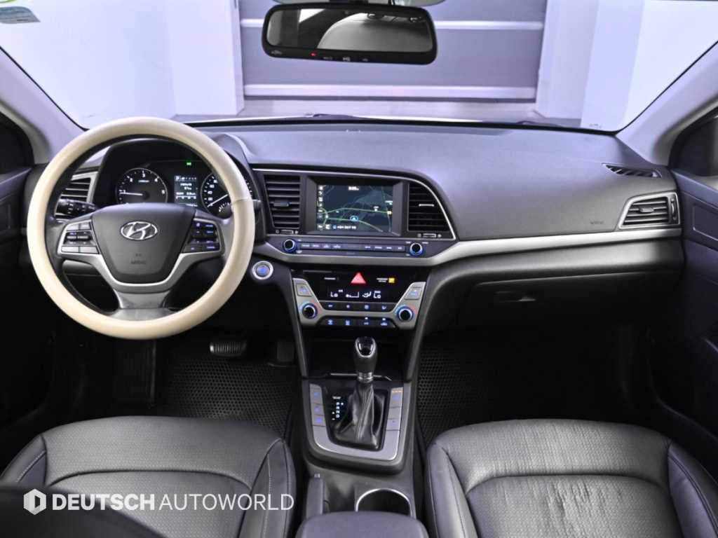 Hyundai Avante — photo 07