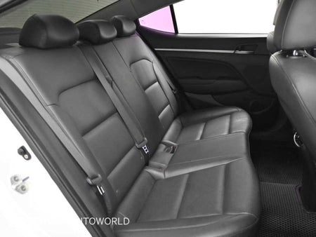 Hyundai Avante — photo 12