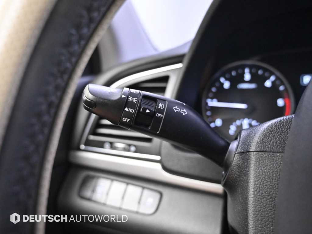 Hyundai Avante — photo 16