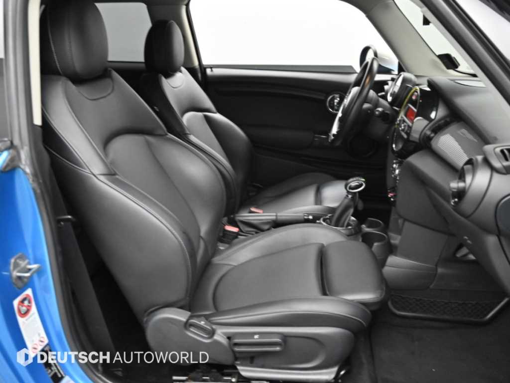 Mini Cooper — photo 10