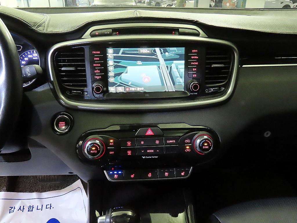 Kia Sorento — photo 11