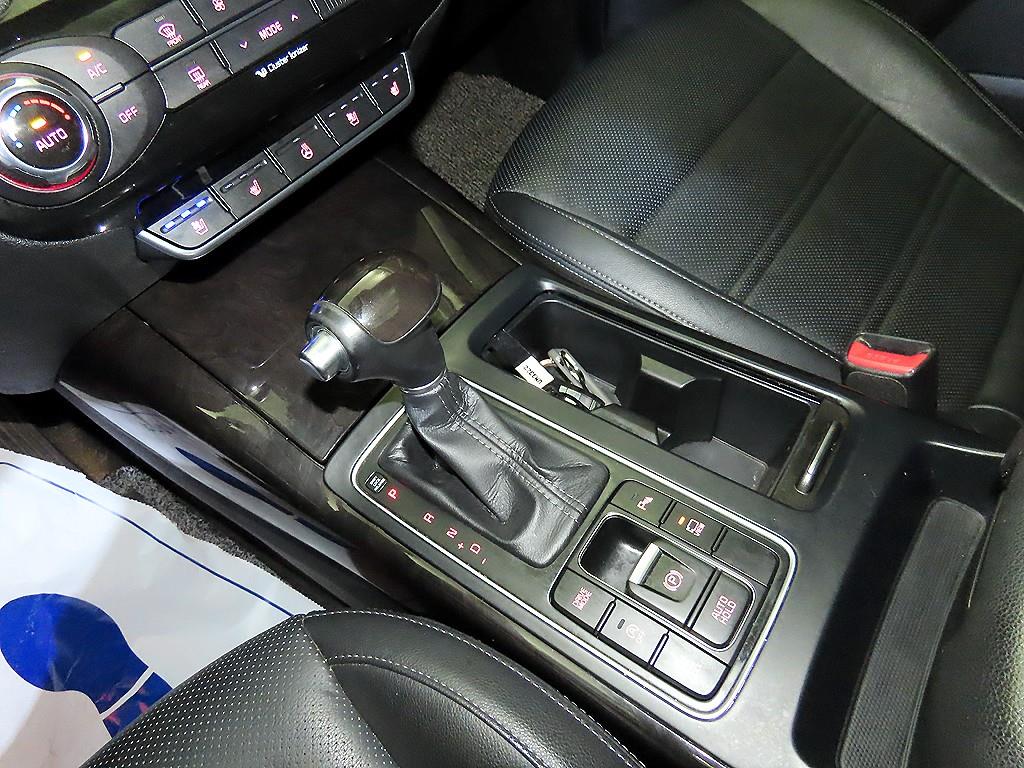 Kia Sorento — photo 12