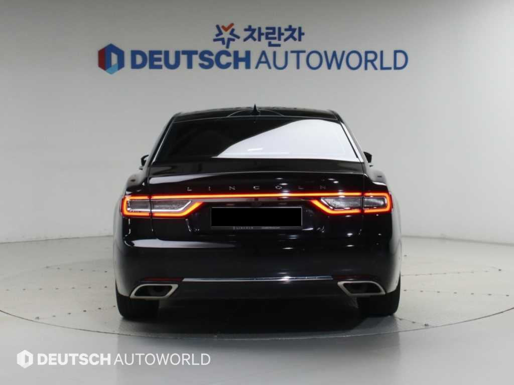 Lincoln Continental — photo 04