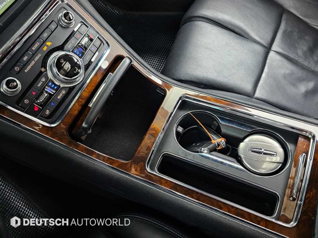 Lincoln Continental — photo 09