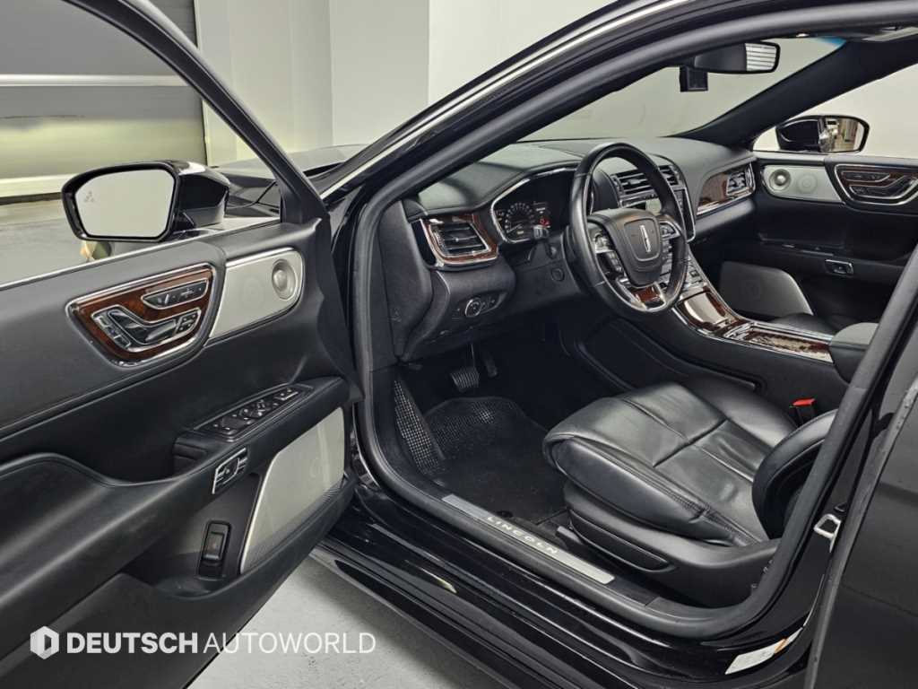 Lincoln Continental — photo 11