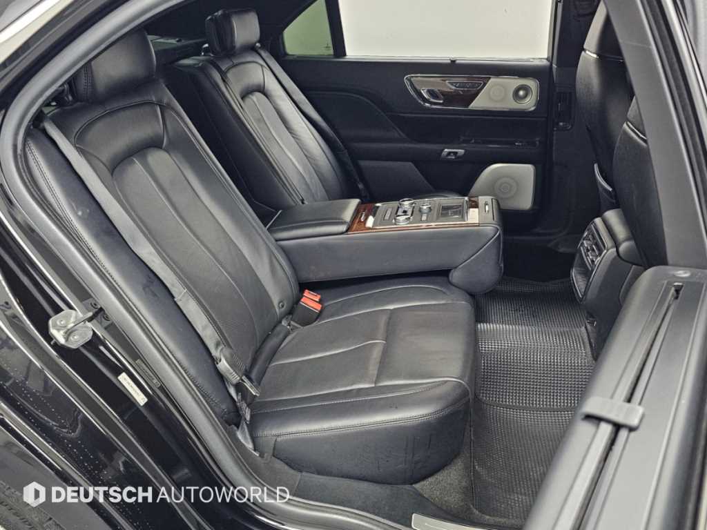 Lincoln Continental — photo 12