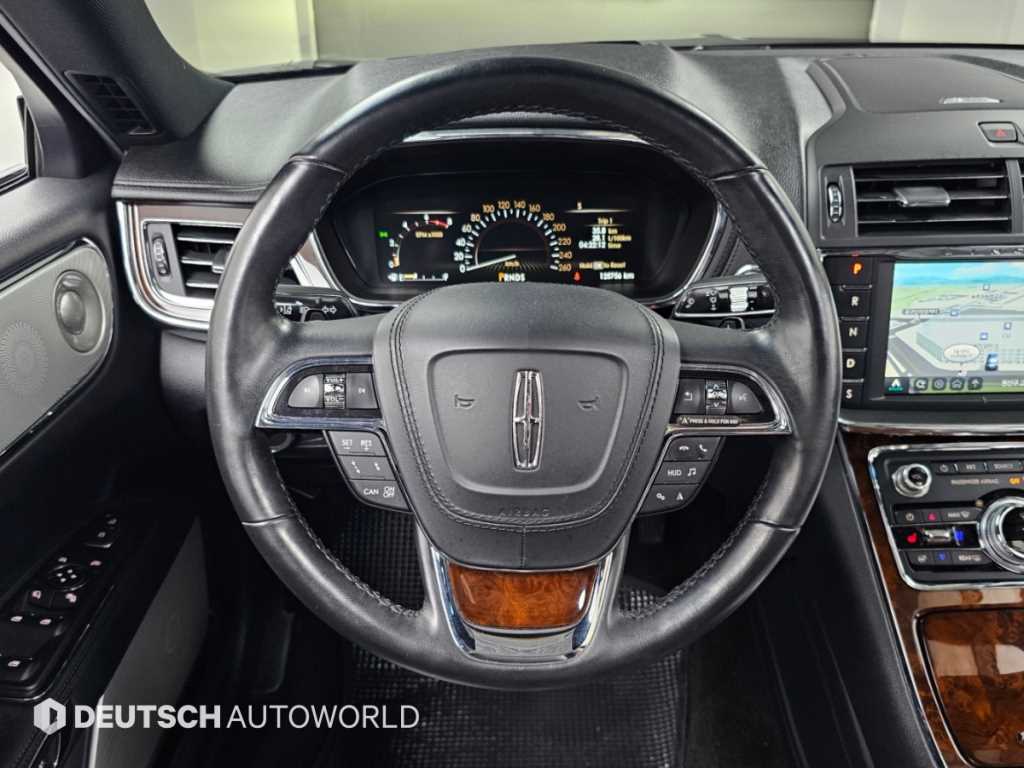 Lincoln Continental — photo 13