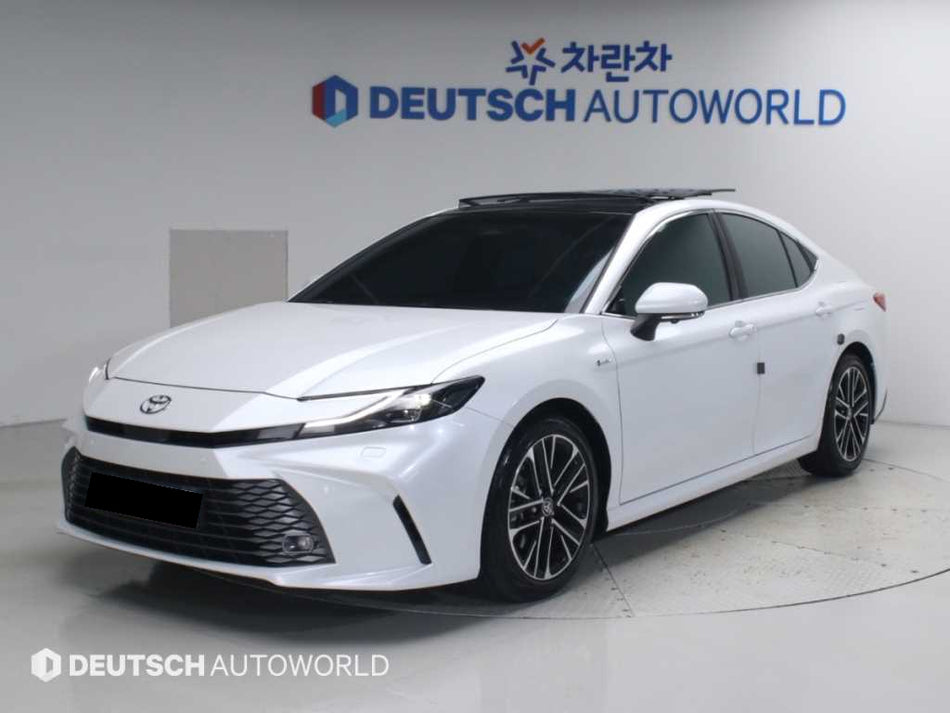 Toyota Camry — photo 01