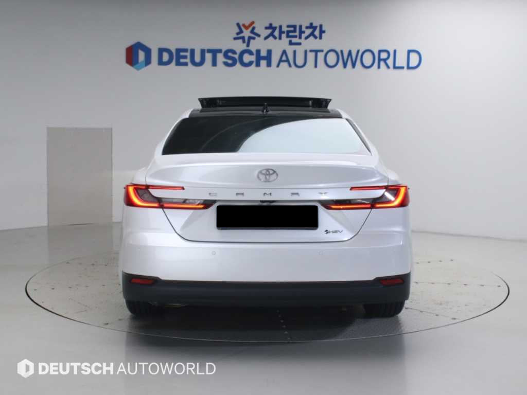 Toyota Camry — photo 04