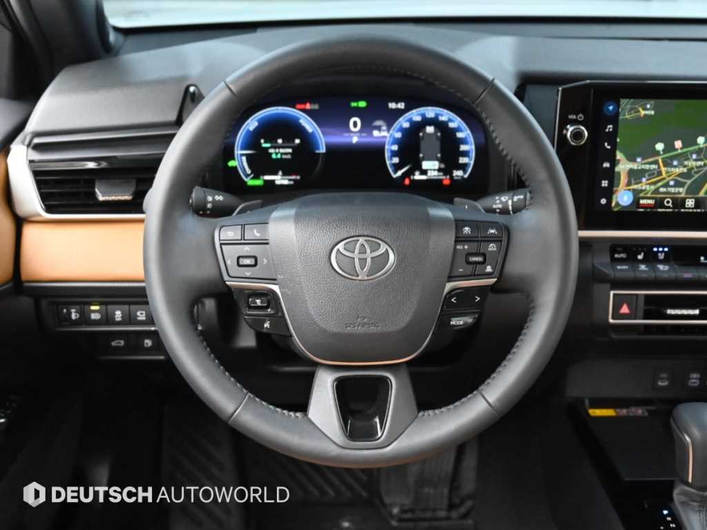 Toyota Camry — photo 13