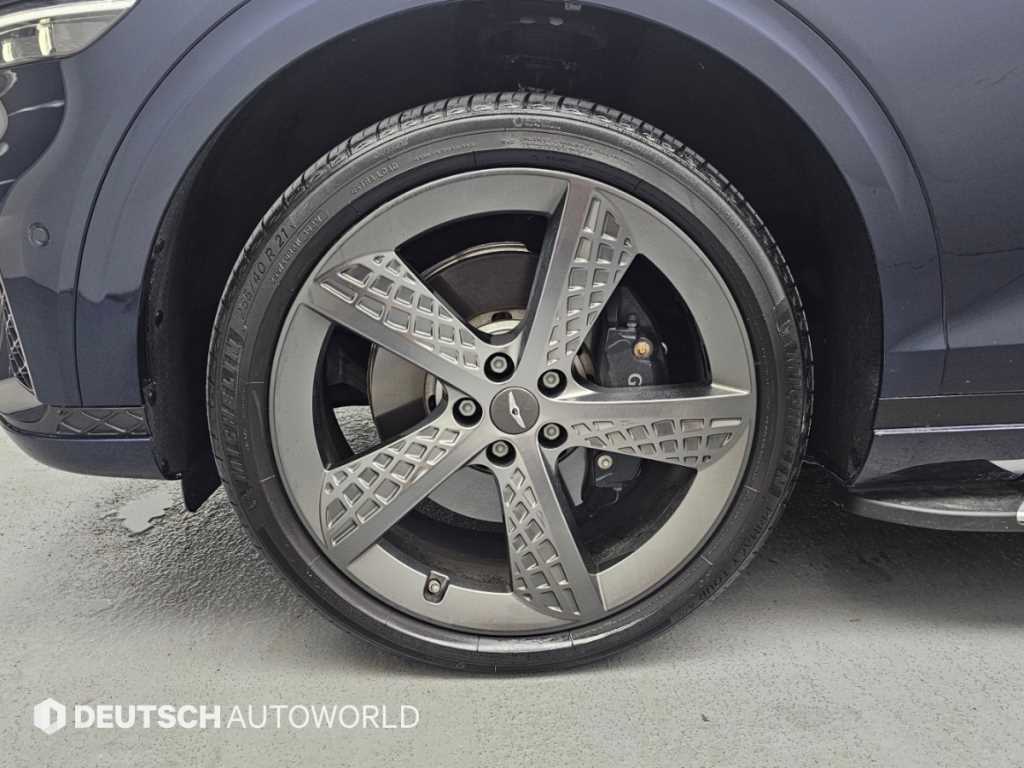 Genesis GV70 — photo 05