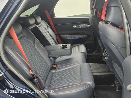 Genesis GV70 — photo 12