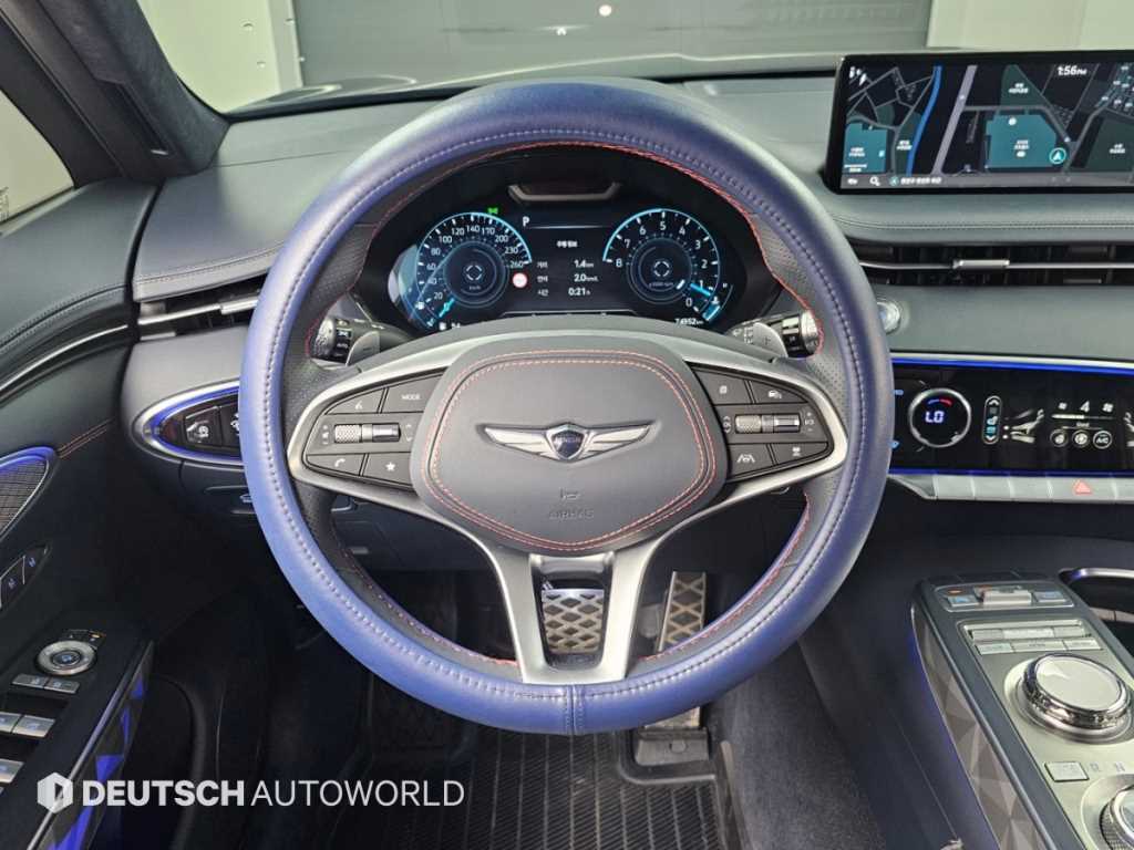 Genesis GV70 — photo 13