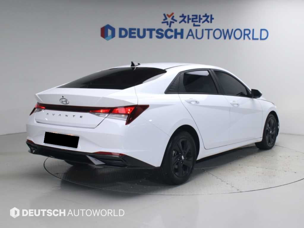Hyundai Avante — photo 02
