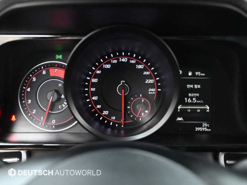 Hyundai Avante — photo 08