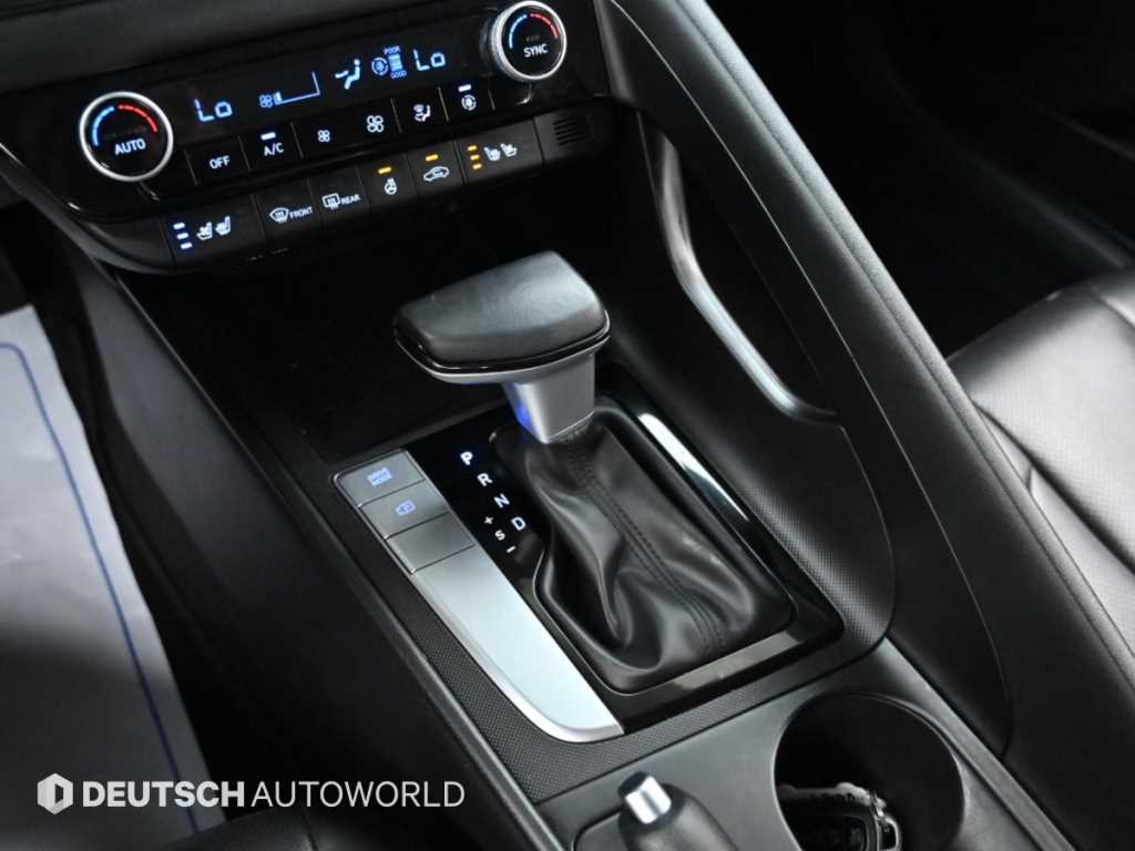 Hyundai Avante — photo 09