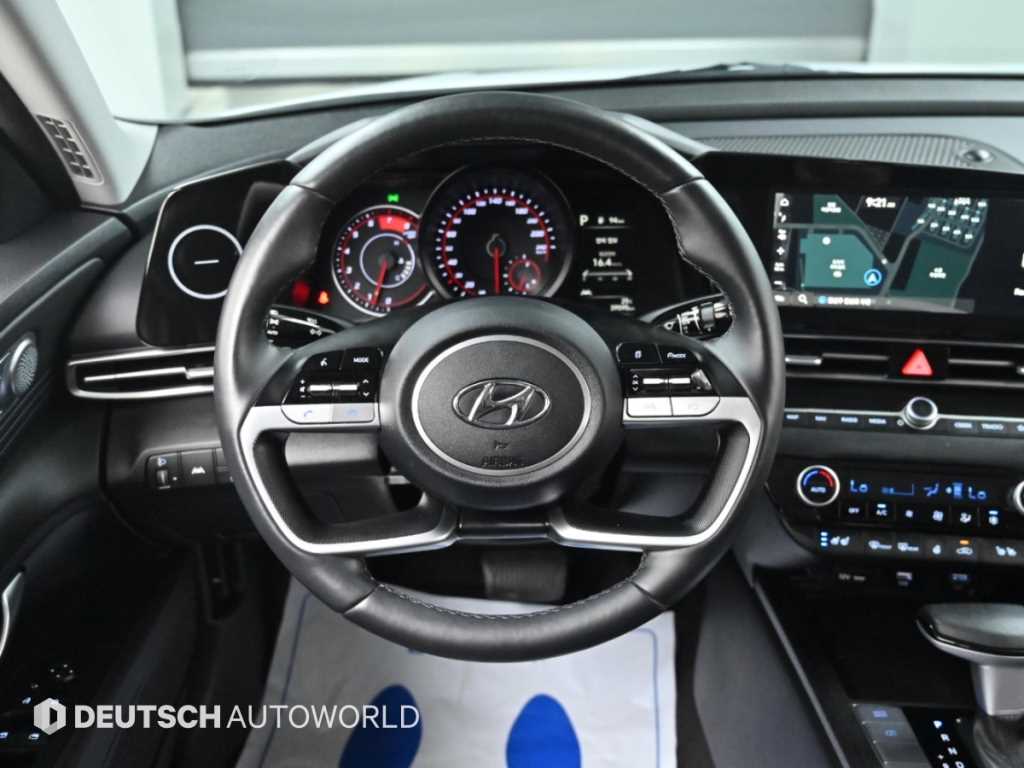 Hyundai Avante — photo 13