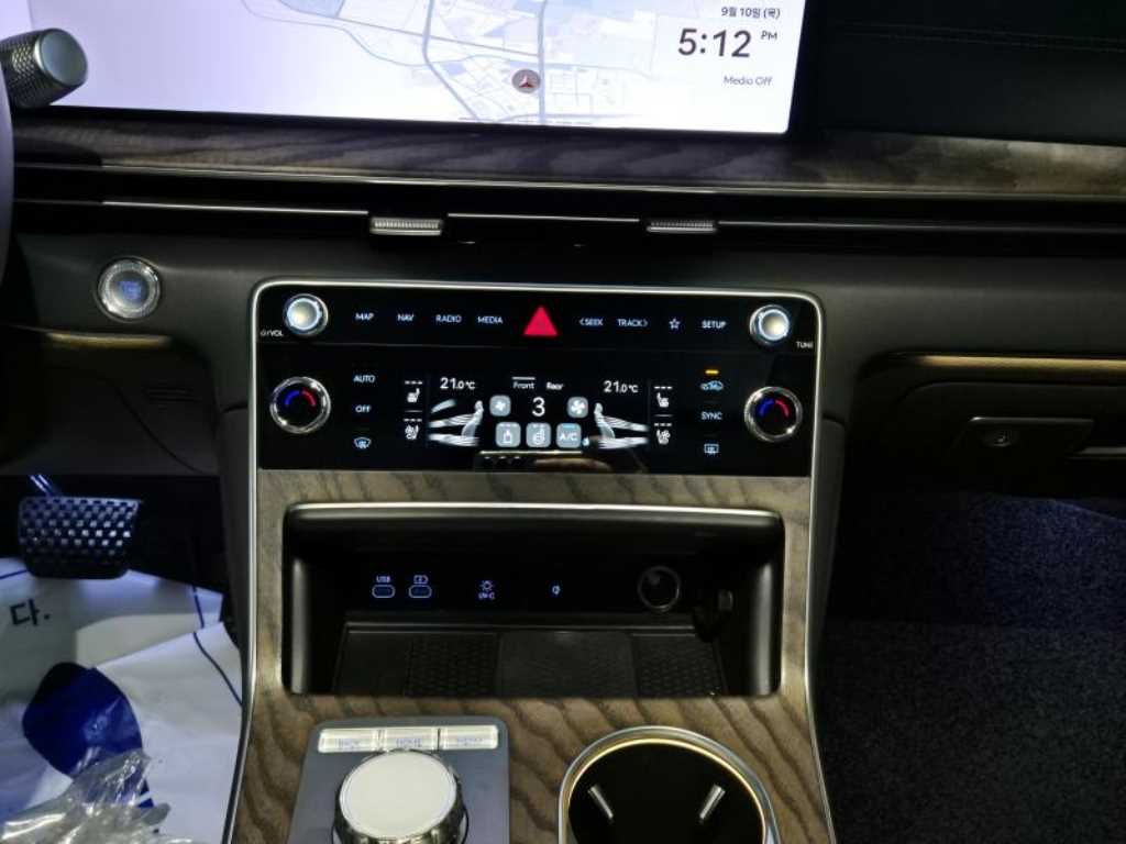 Genesis GV80 — photo 10