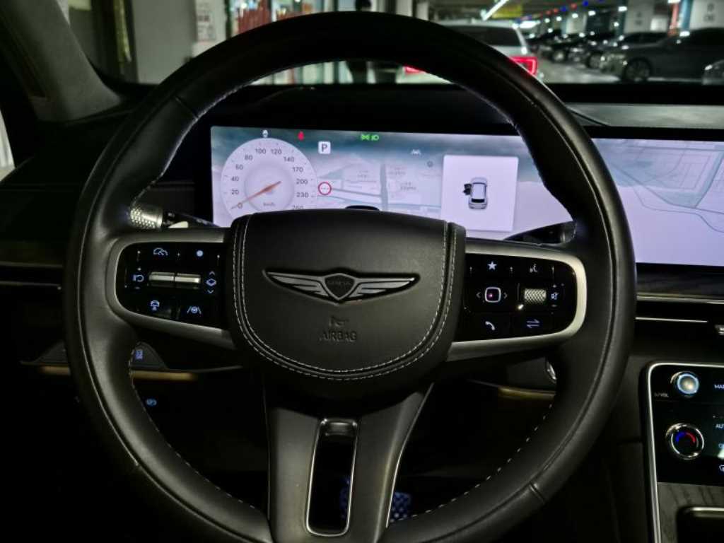 Genesis GV80 — photo 11