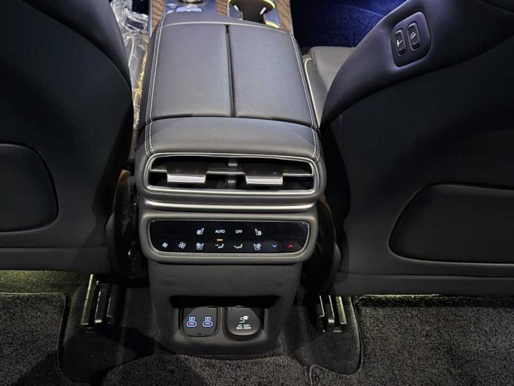 Genesis GV80 — photo 13