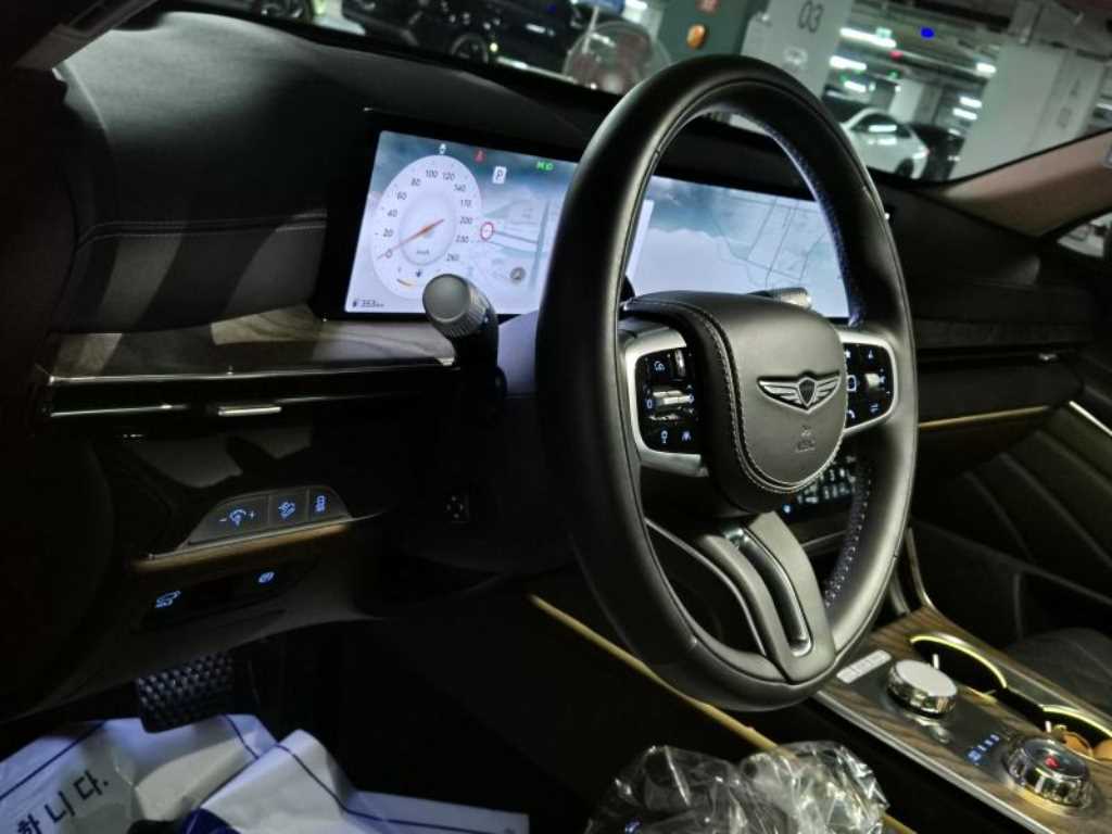 Genesis GV80 — photo 14