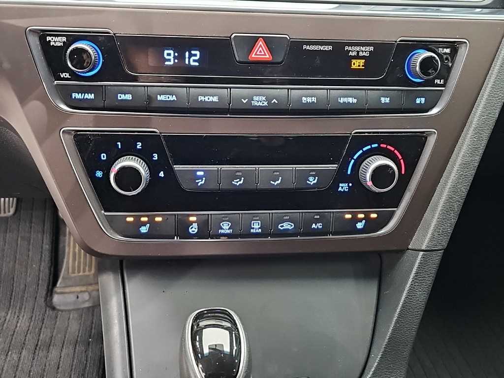 Hyundai Sonata — photo 10
