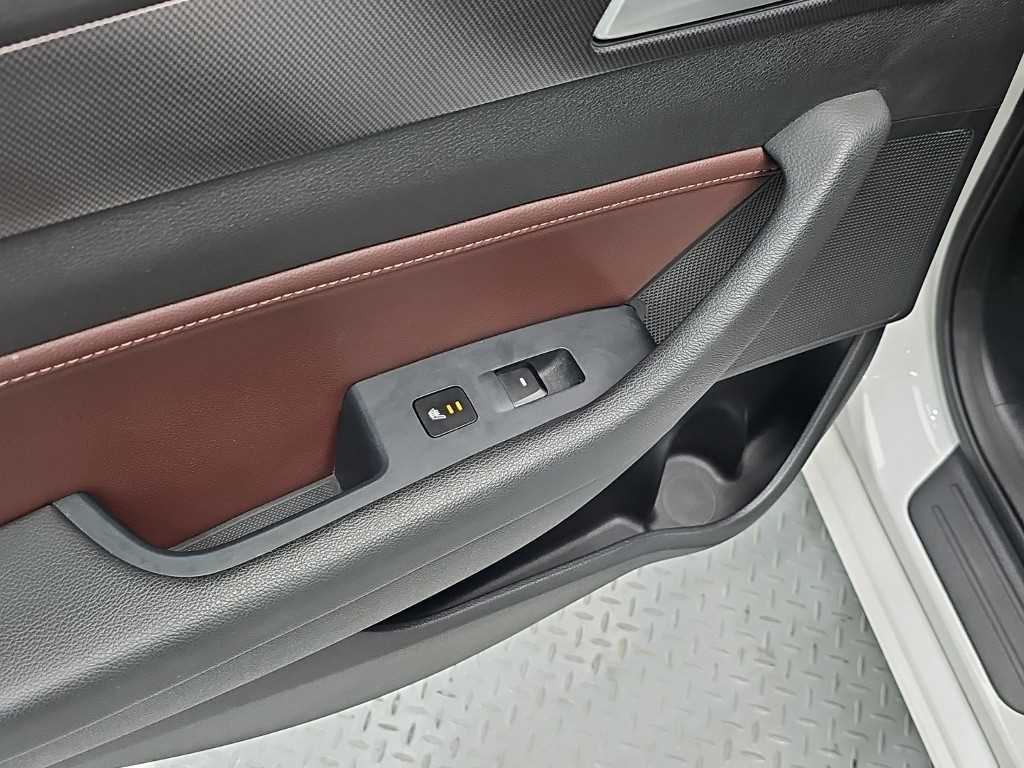 Hyundai Sonata — photo 14