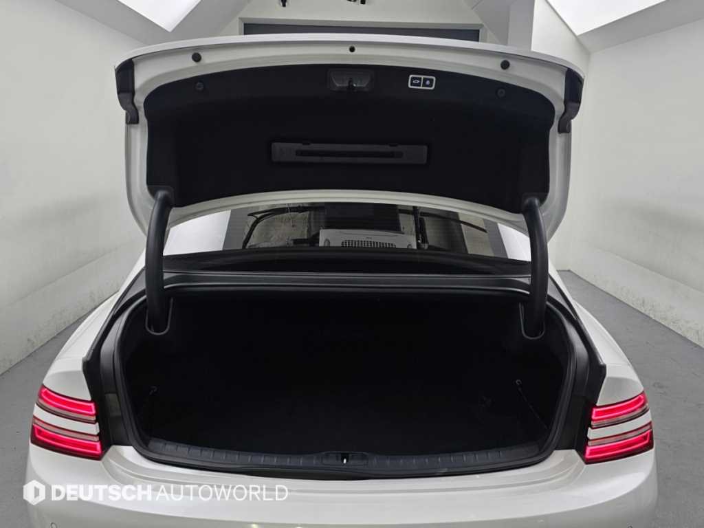 Genesis G80 — photo 05