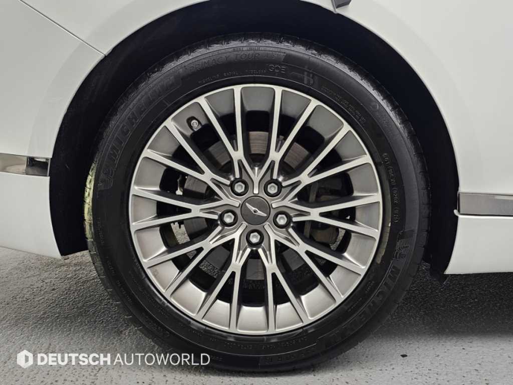 Genesis G80 — photo 06