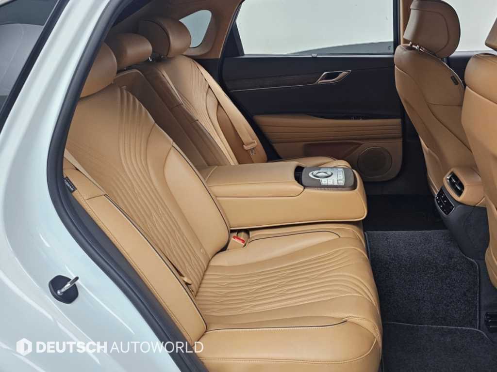 Genesis G80 — photo 12