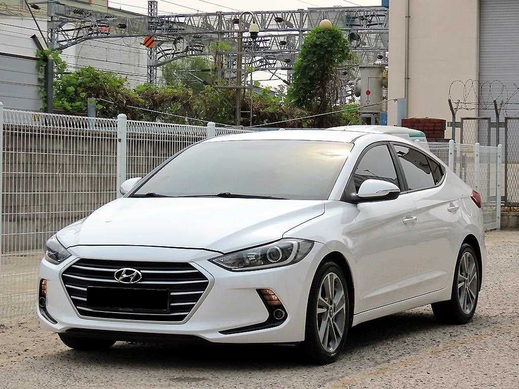 Hyundai Avante — photo 02