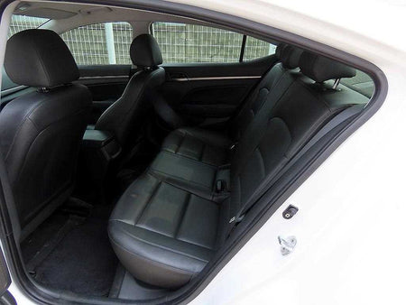 Hyundai Avante — photo 06