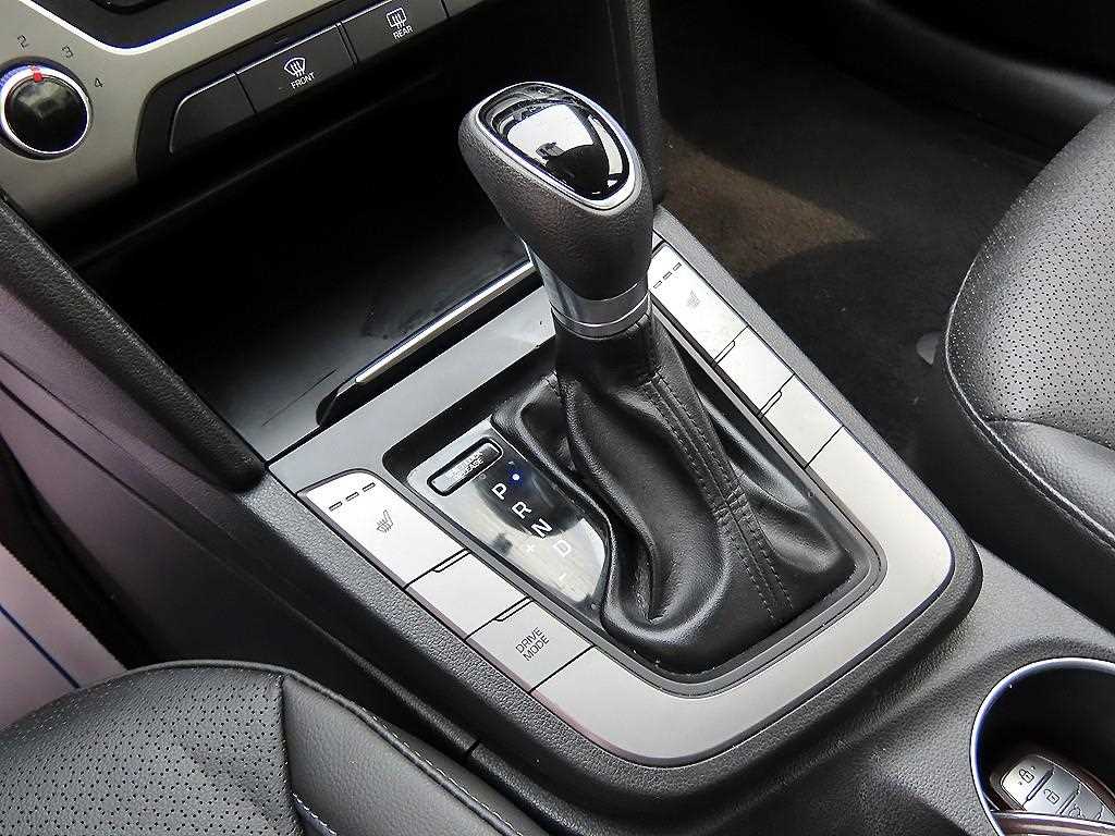 Hyundai Avante — photo 10