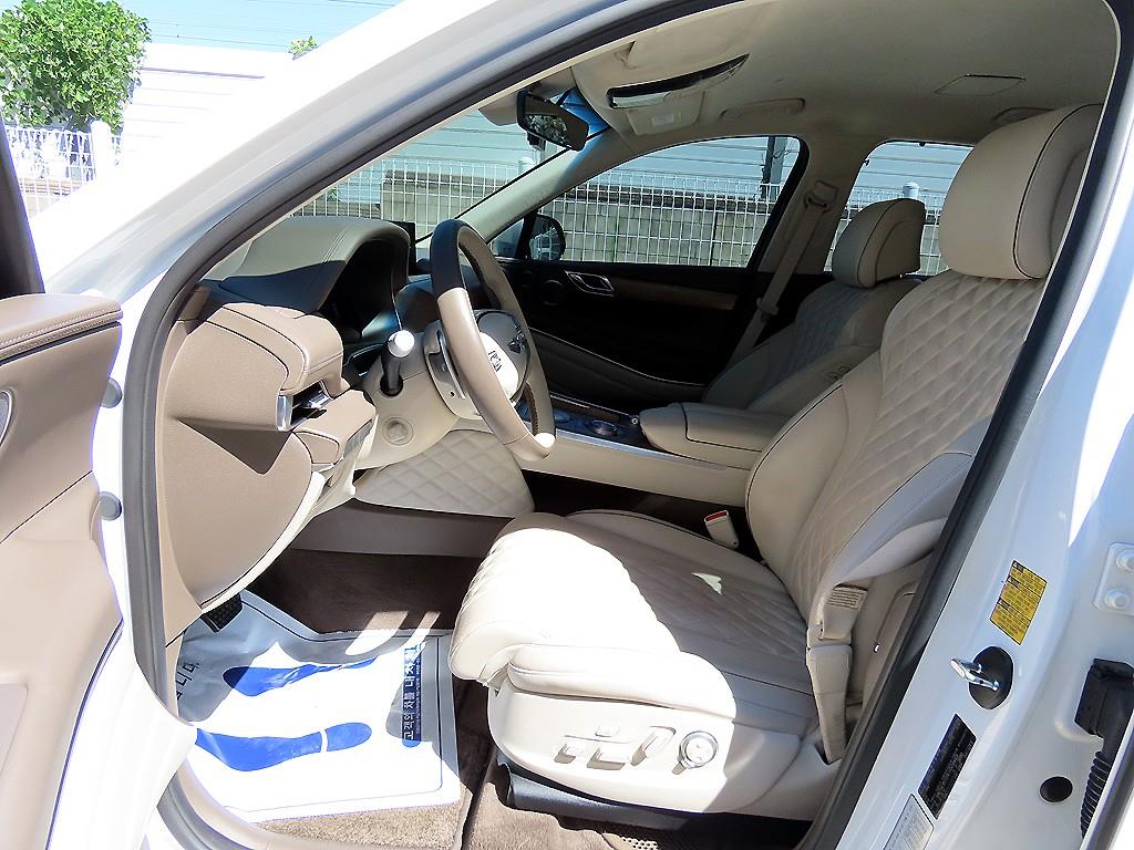 Genesis GV80 — photo 05