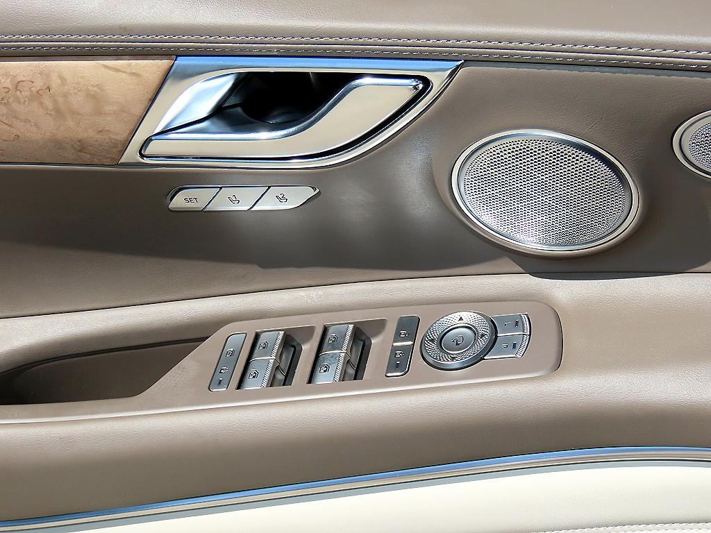 Genesis GV80 — photo 12