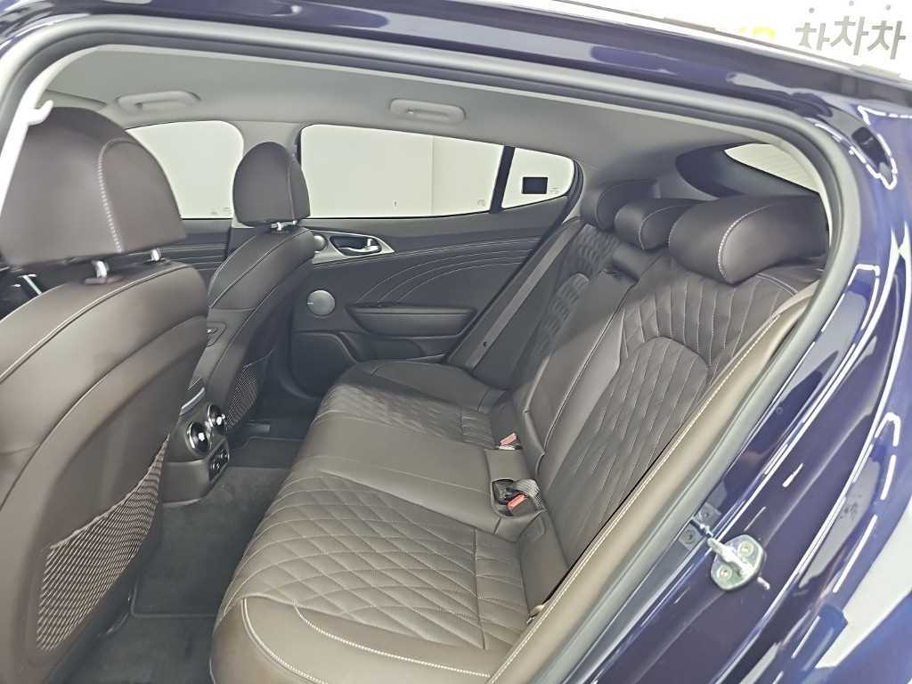 Kia Stinger — photo 12