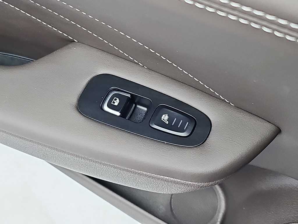 Kia Stinger — photo 14