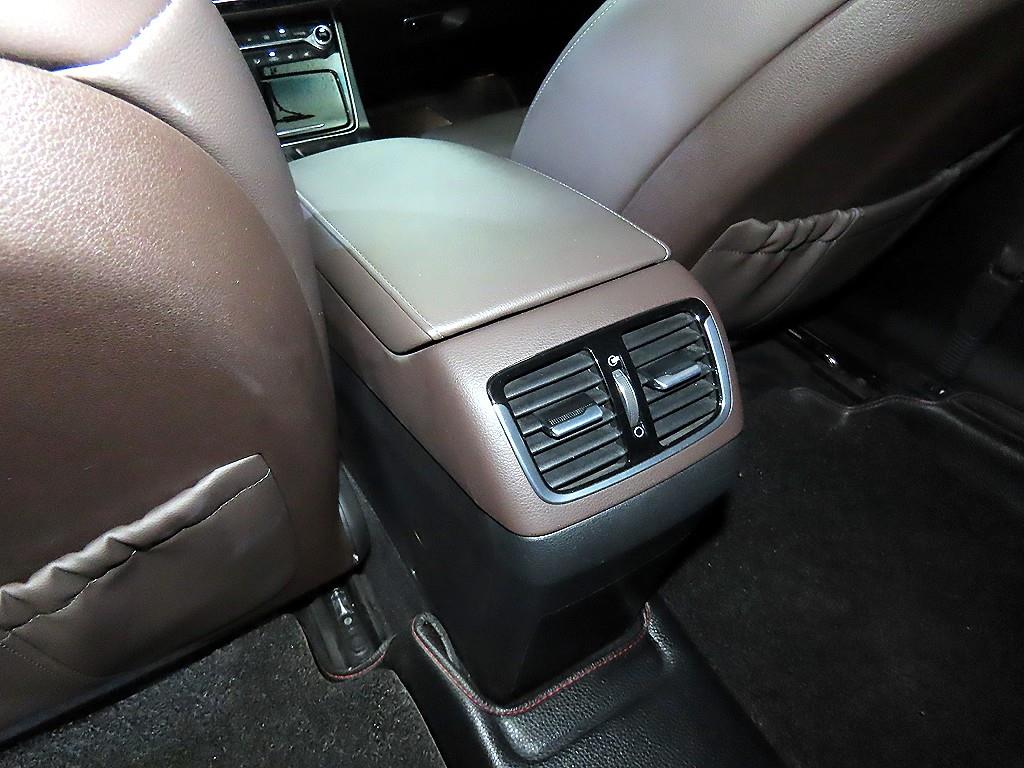 Hyundai Grandeur — photo 16