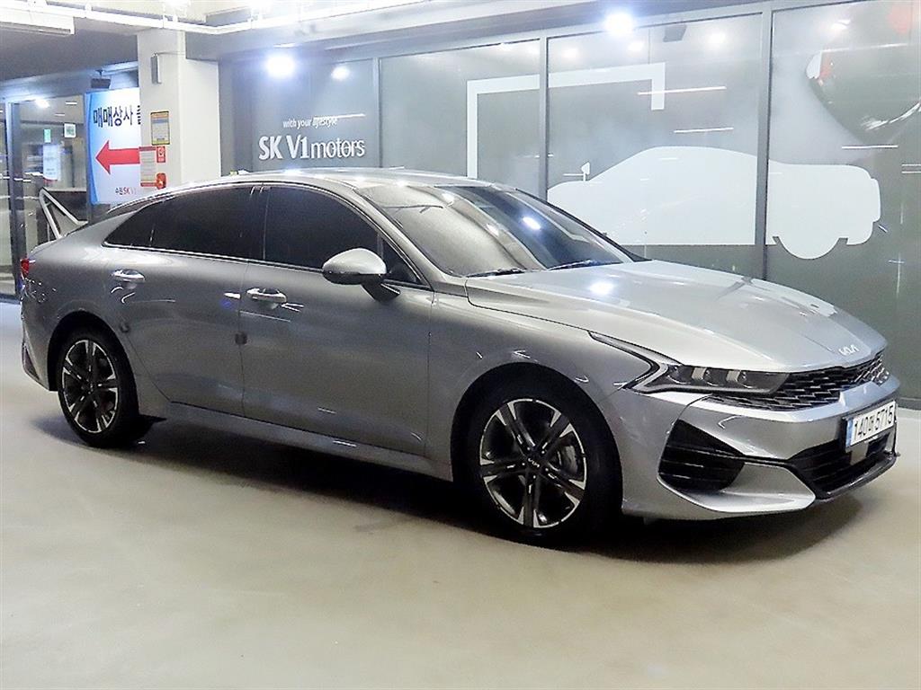 Kia K5 — photo 01