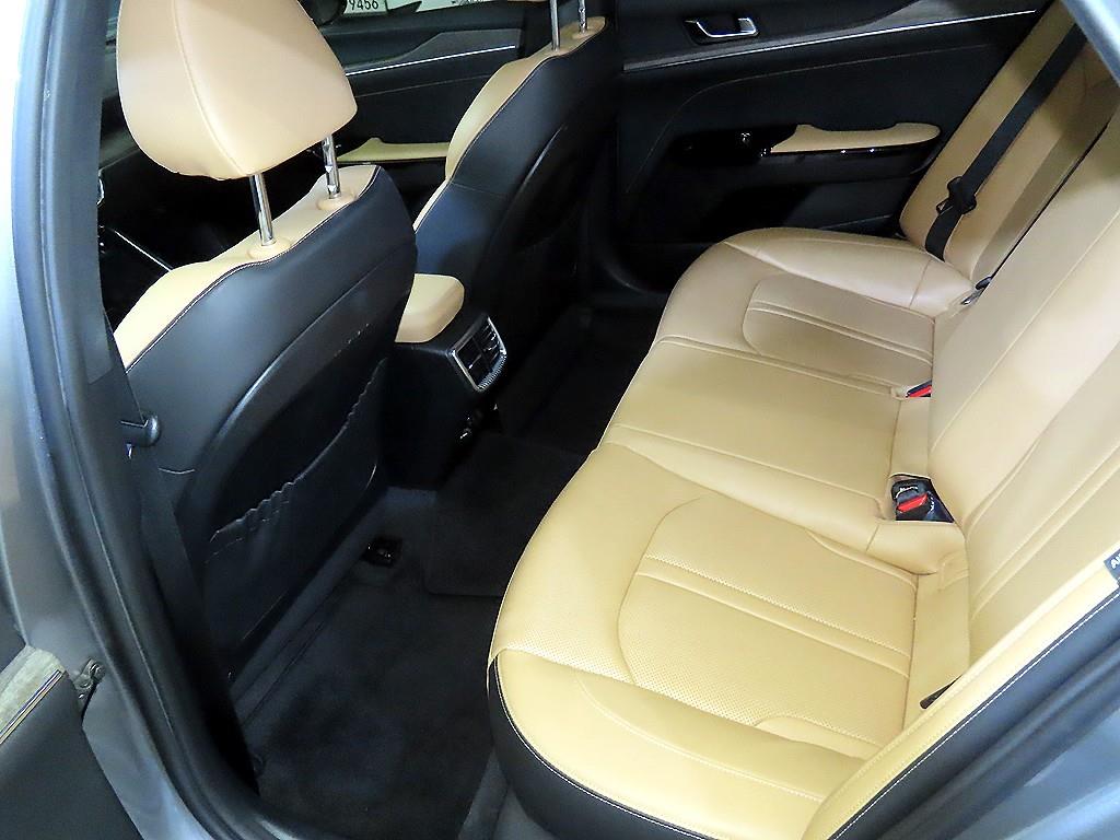 Kia K5 — photo 07