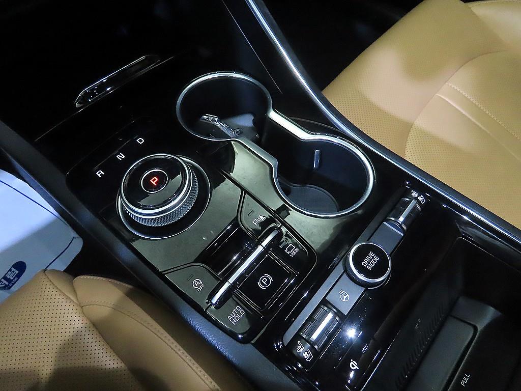 Kia K5 — photo 12