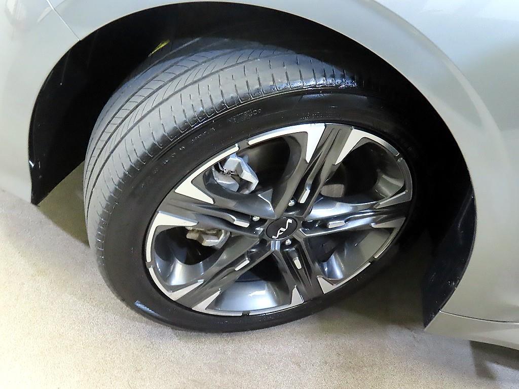 Kia K5 — photo 20