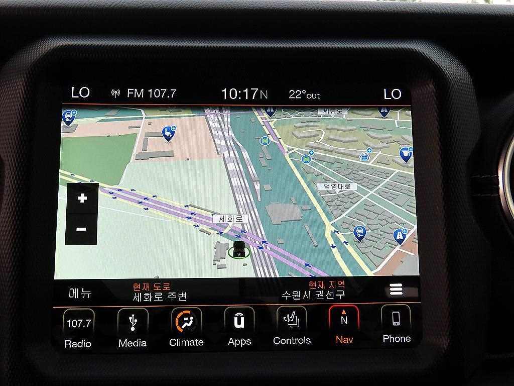 Jeep Wrangler — photo 14