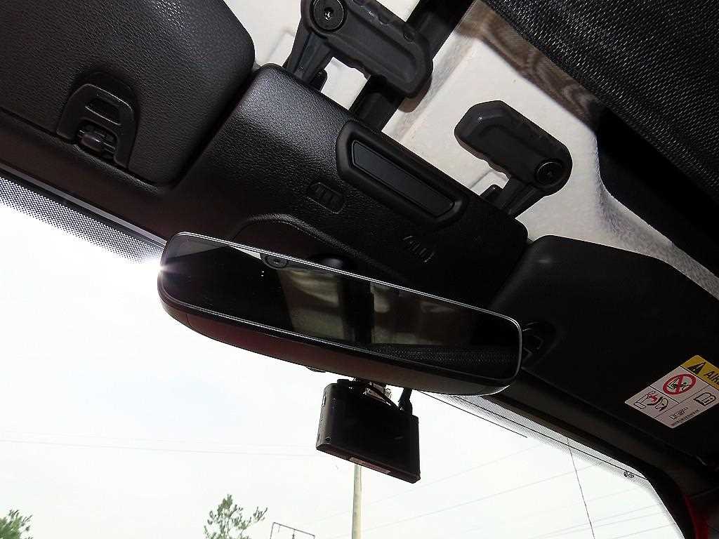 Jeep Wrangler — photo 16