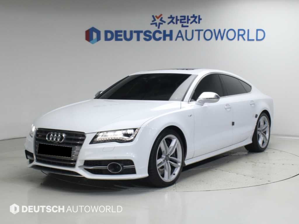 Audi S7 — photo 01